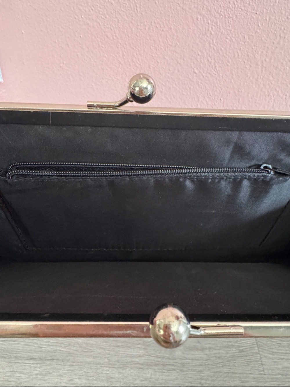 Black Croc-Embossed Clutch Wristlet - Classic Evening Bag - Picture 4 of 9